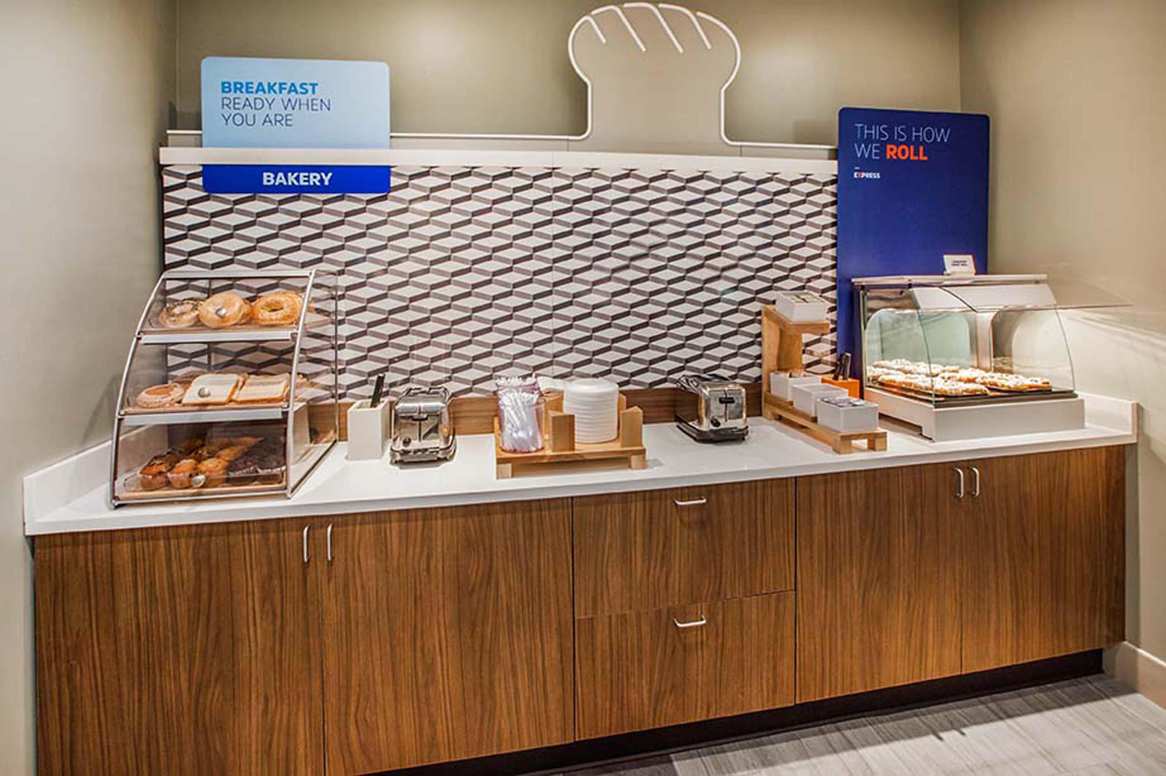 Holiday Inn Express Orlando - South Davenport By Ihg Exterior foto